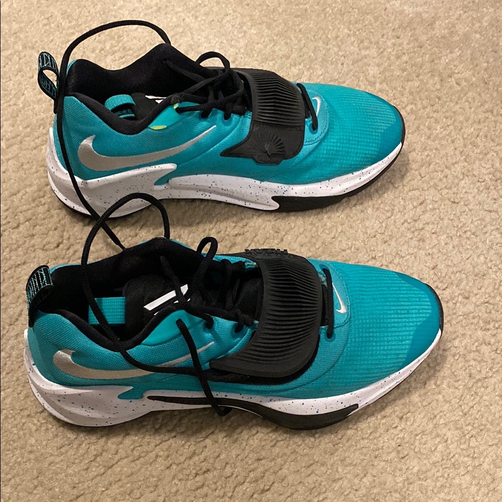 Nike Teal and Black Athletic Shoes